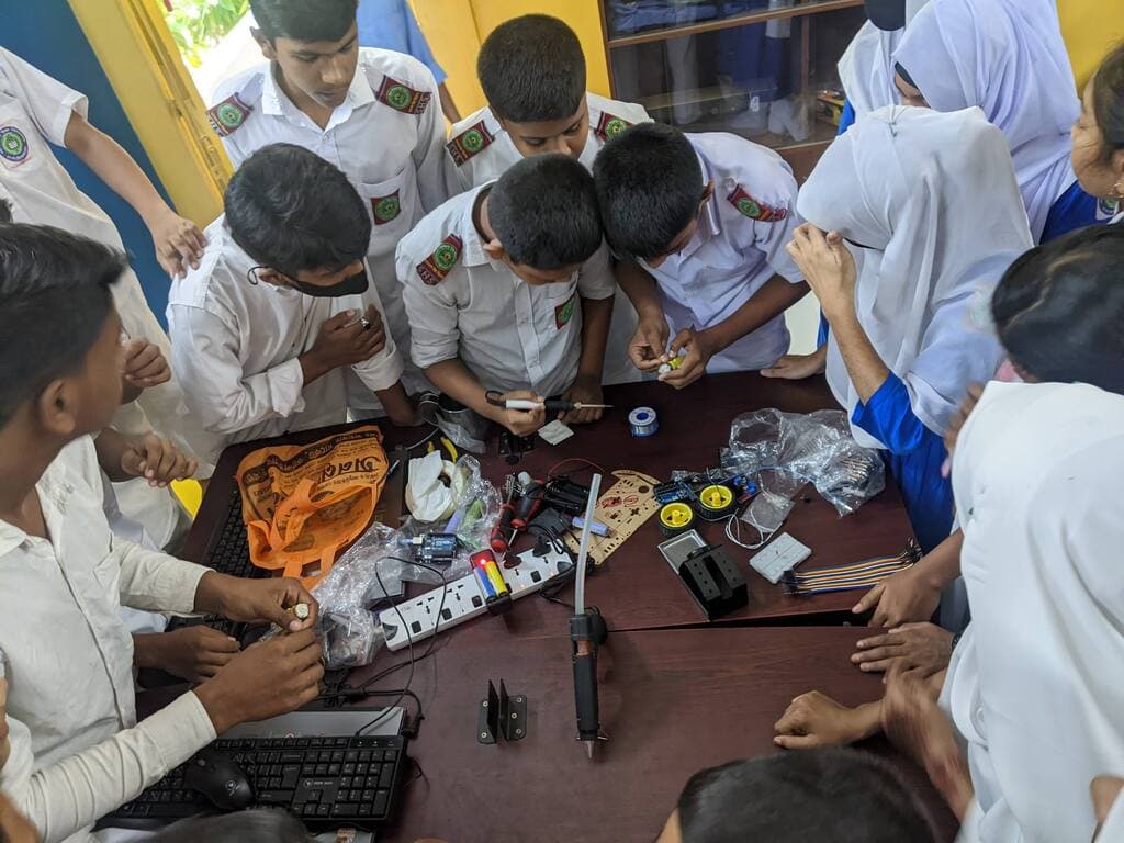 রোবোটিকস স্কুল 3